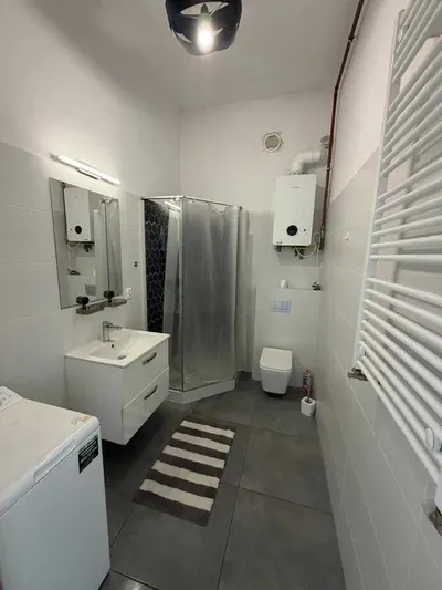 Kawalerkę w ścisłym centrum wynajmę - miniatura 3
