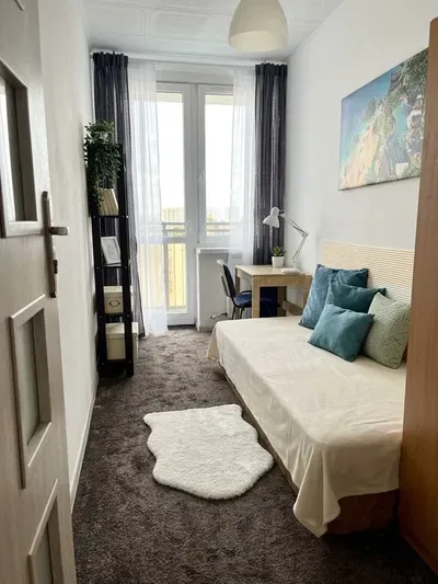 ARMII KRAJOWEJ 105- balkon, rzeka, siłownia na powietrzu, sklep - miniatura 2