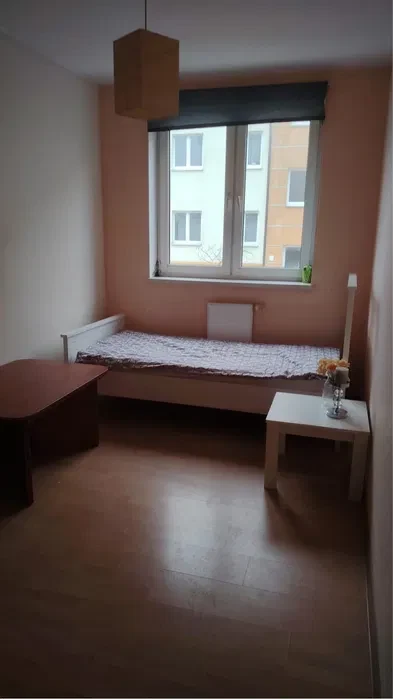 Wynajme pokój w mieszkaniu na os.Batorego w Poznaniu - 1/6