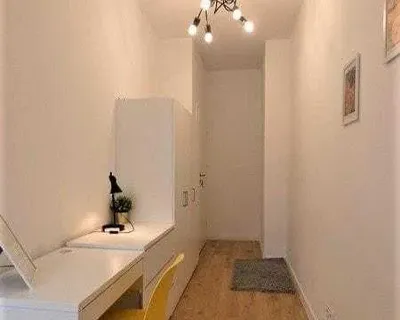 Jasny pokój w centrum z WiFi - Kochanowskiego 2, BRAK PROWIZJI - miniatura 3