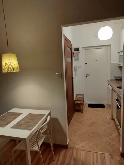 Bezpośrednio Metro Płocka urocza kawalerka - miniatura 5