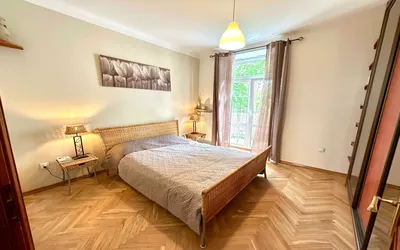 2pok-60m-Metro Ratusz Arsenał ul. Orla, Śródmieście-balkon-bardzo ciche