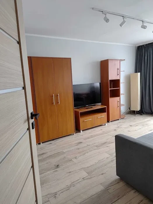 Centrum. Benedyktyńska. Blisko uczelni. Mieszkanie 2-pokojowe rozkładowe - 1/8