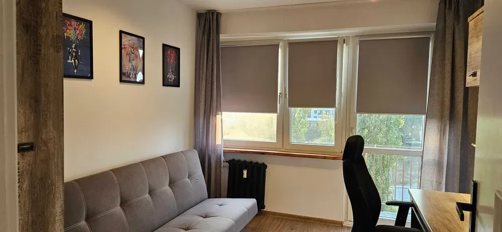 Pokój jednoosobowy (12 m2) do wynajęcia - 1/8