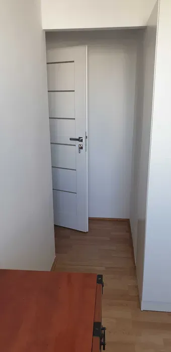 Do wynajęcia pokój dla młodej dziewczyny pracującej /studiującej - miniatura 4