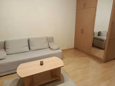 Przytulna kawalerka na Woli w pobliżu stacji metra Księcia Janusza - miniatura 5