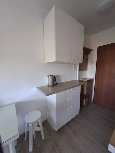 Kawalerka przytulna 17m Gdynia Leszczynki mam do wynajęcia - miniatura 4