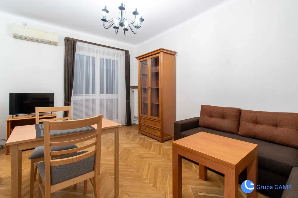 Kawalerka z oddzielną kuchnią *Kazimierz* 35 m² - 1/8