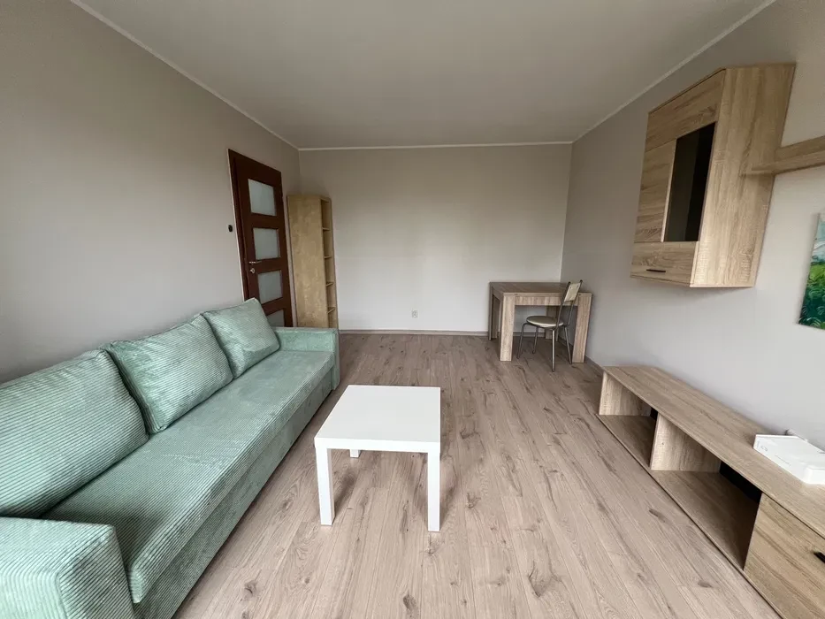 Duży pokój 18m2 z balkonem I świeżo po remoncie I 2 pokojowe mieszkanie I Łódź Górna - 1/8