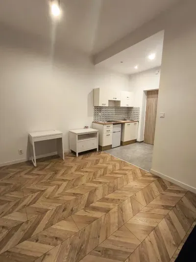Kawalerka wszystko w cenie Centrum - miniatura 3