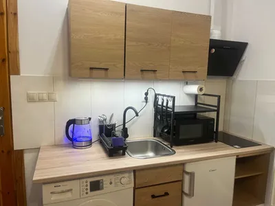 Wynajmę STUDIO Pokój Warszawa Targówek METRO Bezczynszowy 1-2 osoby własna Łazienka Aneks kuchenny - miniatura 3