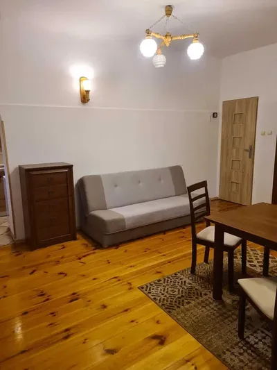 Kawalerka 30m2 -1350 zł /mc-Parter w domu wolnostojącym. Bez dodatkowych kosztów - miniatura 2