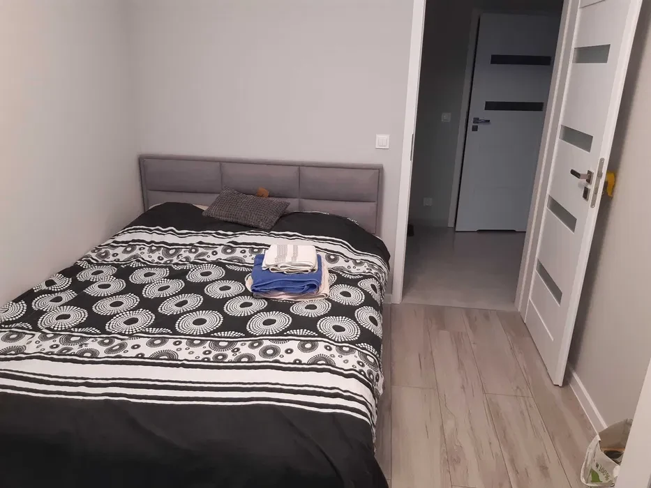 Wynajmę dwupokojowe mieszkanie 44 m2 w nowym bloku ul. Wyścigowa - 1/2