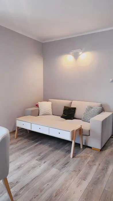 Mieszkanie 2 pokoje ( 48 m2) na wynajem - Wrzosy II, Fieldorfa Nila, 1 piętro z windą - miniatura 2