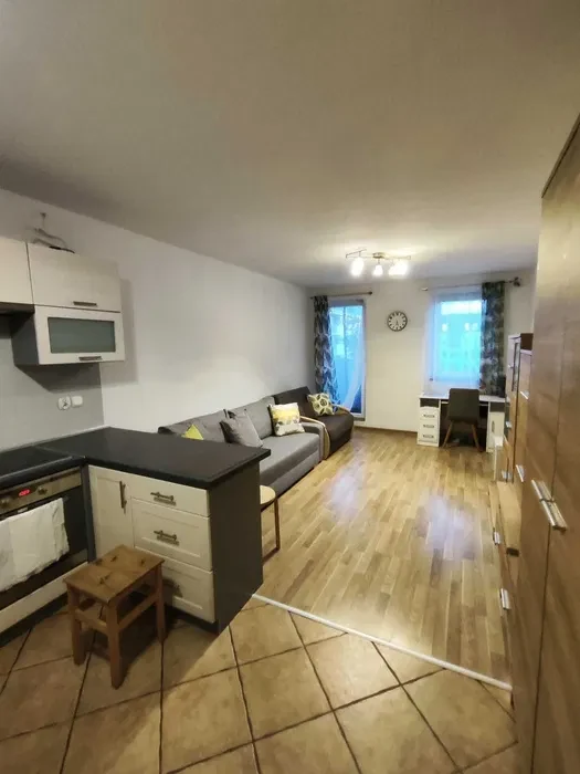 Kawalerka 30 m² z klimatyzacją i miejscem w garażu – ul. Opolska 121 - 1/7