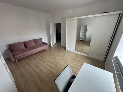 Uroczy pokój do wynajęcia od zaraz - miniatura 2