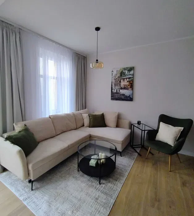 Apartament z prywatnym tarasem w sercu toruńskiej Starówki | Po remoncie | Pierwszy najem - 1/8