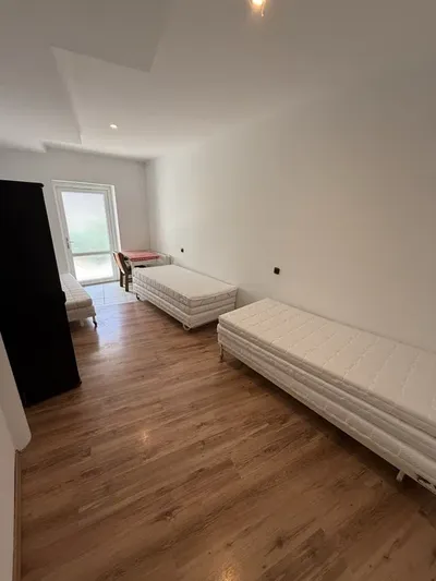 Przestronne mieszkanie / Lokal usługowy 80 m² | Rampa dla wózków | Parking | ul. Polanka, Poznań - miniatura 2