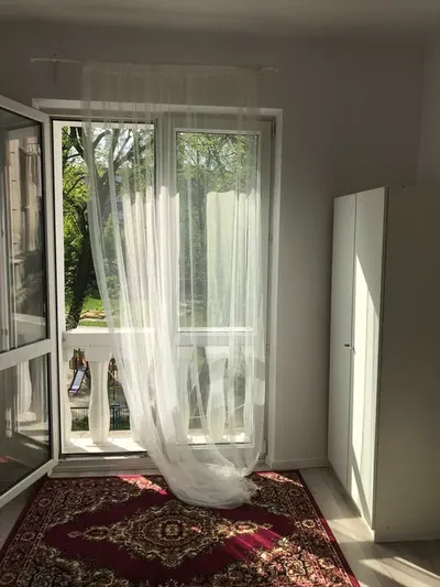 Przestronna kawalerka z osobną kuchnią i wnęką sypialnianą – 37,5 m² | os. Centrum A, Kraków - miniatura 4