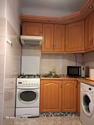 WYNAJMĘ 2 pokojowe mieszkanie 48 m Warszawa Wola ul. STASZICA 6 blisko stacji metra - miniatura 3
