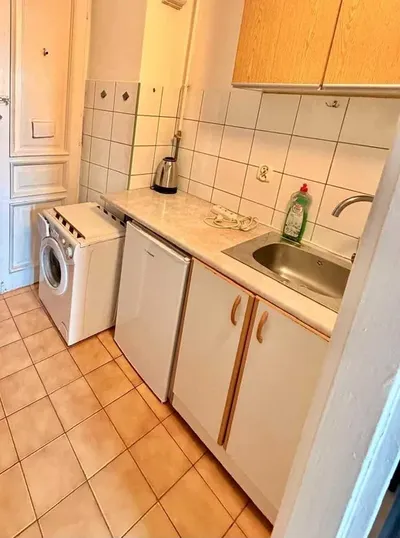 Kawalerka Kraków Stare Miasto Karmelicka centralne ogrzewanie właściciel - miniatura 4