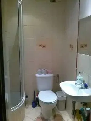 Kawalerka 30m² Rataje 1100 zł - miniatura 5