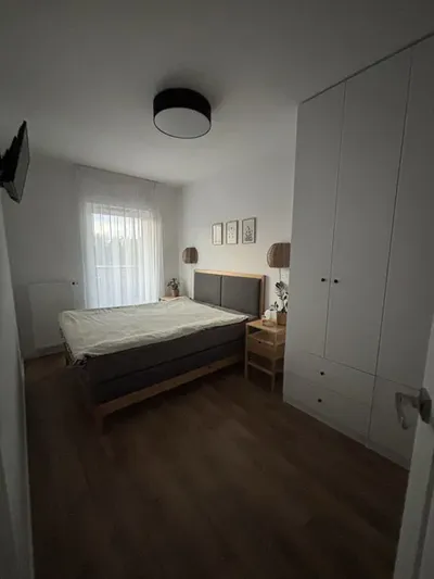 Mieszkanie 3 pokoje + 2 miejsca postojowe w halii + komórka lokatorska - miniatura 4
