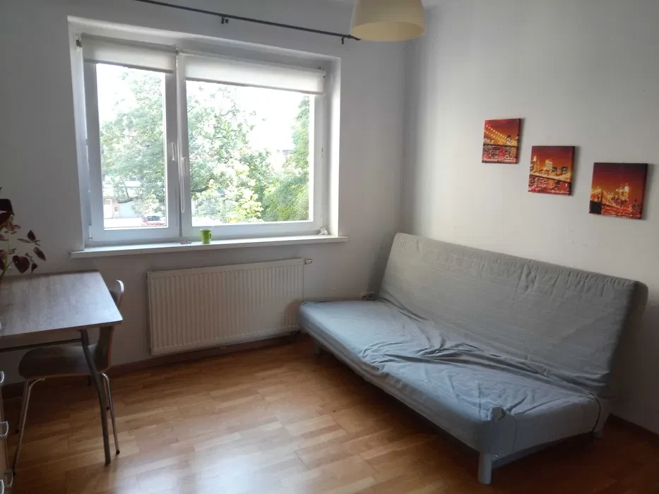 Wynajmę duży, tani i spokojny pokój - 1/7