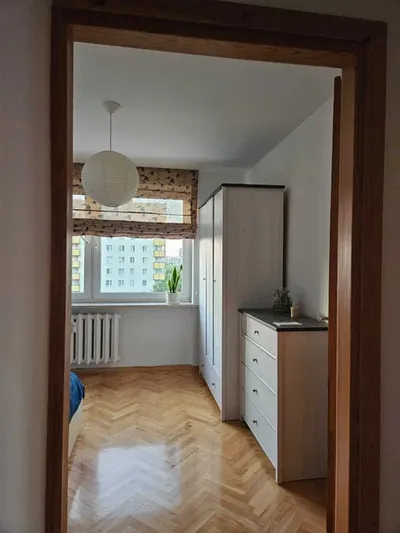 Mieszkanie przy metrze, 53m2, dwa pokoje, duża kuchnia - miniatura 4