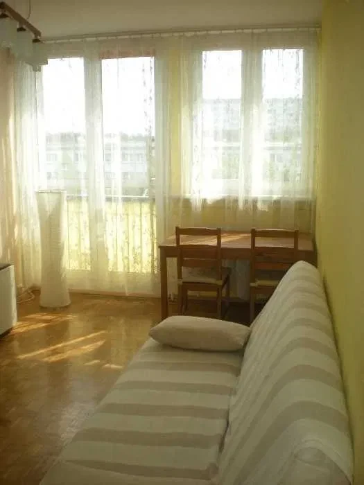 Centrum: pokój 1- lub 2-osobowy dla kobiet, 14 m², koło Wroclavii/PKP/ul. Swobodna - 1/4