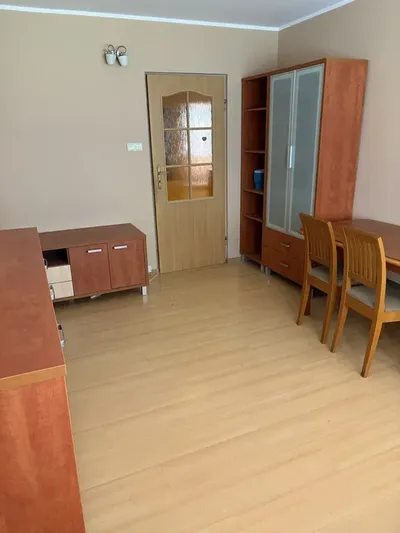 Wynajmę pokój studentce - os. Piasta (media wliczone) - miniatura 2