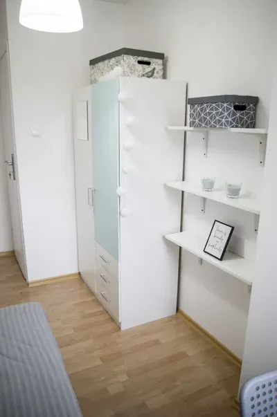 Jedynka w mieszkaniu 4-pokojowym Centrum, niedaleko Starego Browaru - miniatura 2