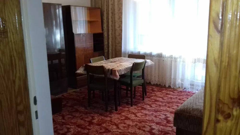 Pokój 18,6 m2 z zabudowanym balkonem, dla 1 osoby, super lokalizacja. - 1/8
