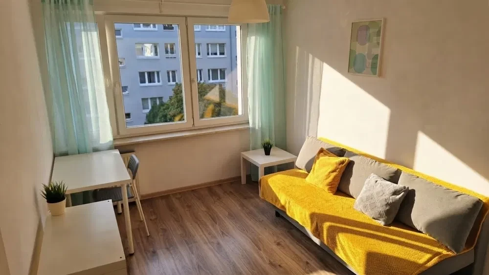 przytulny pokój na os. Kosmonautów - 1/8