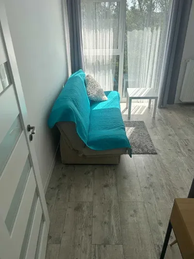 Wolny pokój dla osoby pracjącej lub studentki ul. budowlana 7 i wole miejsce w garażu - miniatura 2