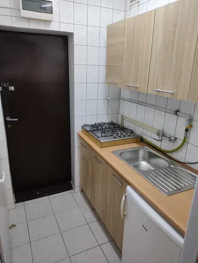Kawalerka z aneksem kuchennym i łazienką na Targówku - miniatura 3