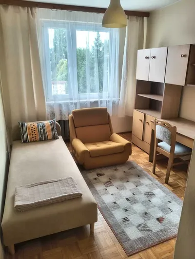 Mieszkanie, 63m² z balkonem dla 3-4 studentów – Wrocław, ul.Powstanców Śląskich obok Parku Południowego.