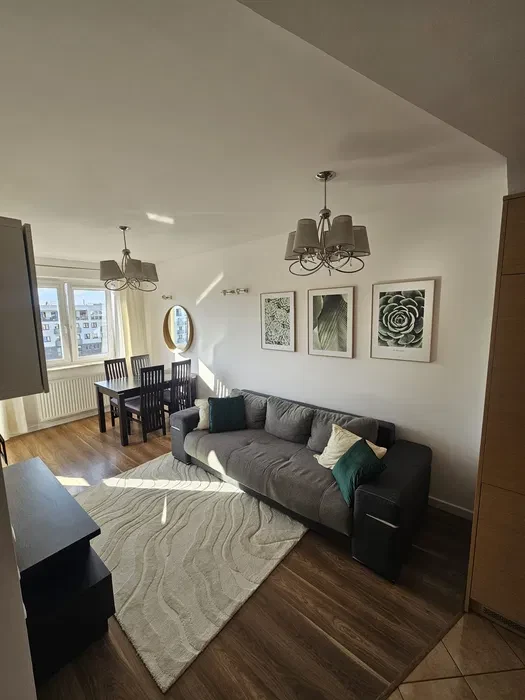 Przytulne 3-pokojowe mieszkanie na wynajem – Warszawa Włochy | 54 m² + balkon + parking+metro Karolin - 1/8