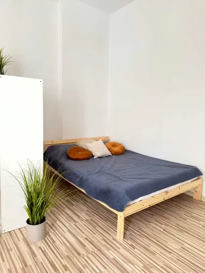 Do wynajęcia kawalerka z sypialnia Rynek Łazarski - miniatura 3