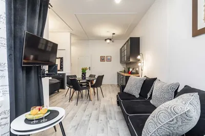 Praga- Północ, ul. Targowa 21, studio, kamienica po remoncie