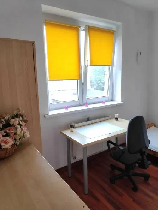 Super pokoj , stancja, kwatera. Blisko PKP, autobusy, WiFI, Własny zamykany parking , ogród - 1/5