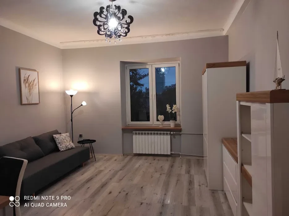 Foreigners welcome | cicha kawalerka 30 m² | Śródmieście | ul. Jana Pawła | bezpośrednio - 1/12