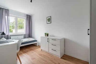 Ostatnie 2 pokoje w świeżo wyremontowanym mieszkaniu Gdańsk Żabianka dostępne od zaraz - miniatura 2