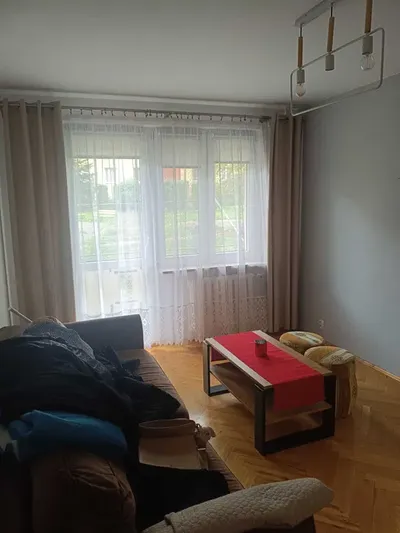 Wynajmę mieszkanie 50m2 os. Kmity 3 pokoje - miniatura 2