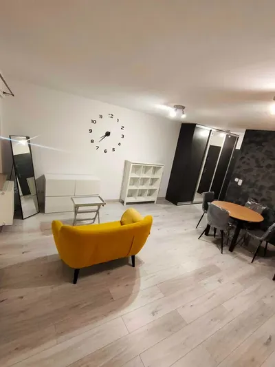 Komfortowa kawalerka na Kępie Mieszczańskiej | 33 m² | 15 min spacerem do Rynku