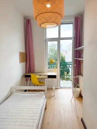 Pokój z balkonem dla dziewczyny Plac Rodła / małe mieszkanie