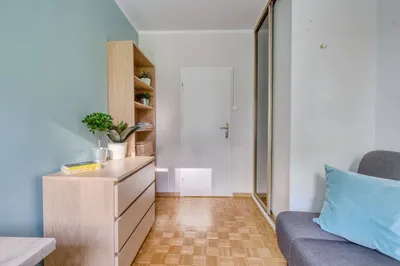 Duży pokój 9m wolny od 1.10 WILANÓW MOKOTÓW Sobieskiego tramwaje Biedronka WUMED SGH SGGW Politechnika Realizacja dźwięku IPIN - miniatura 2