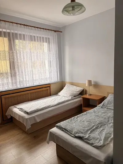 BEZ DODATKOWYCH OPŁAT Pokoje dla studentow i osob pracujacych z prywatnymi lazienkami, 150m od plazy - miniatura 3