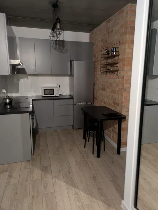 Looking for a roommate - 1/8