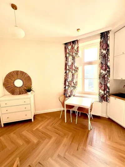 Komfortowy apartament kawalerka ścisłe centrum Mielzynskiego 20 - miniatura 4